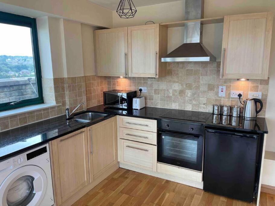 2 Bedrooms, 2 Bathrooms Stunning Penthouse City View Bradford  Exterior foto